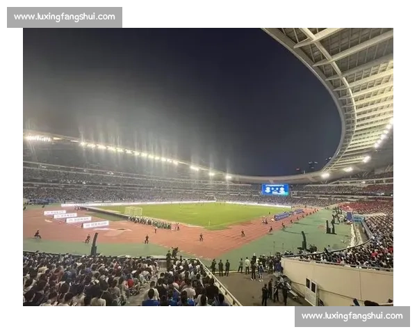 苏超单场 3 万观众破纪录！媒体人：看热闹正是足球魅力的起点